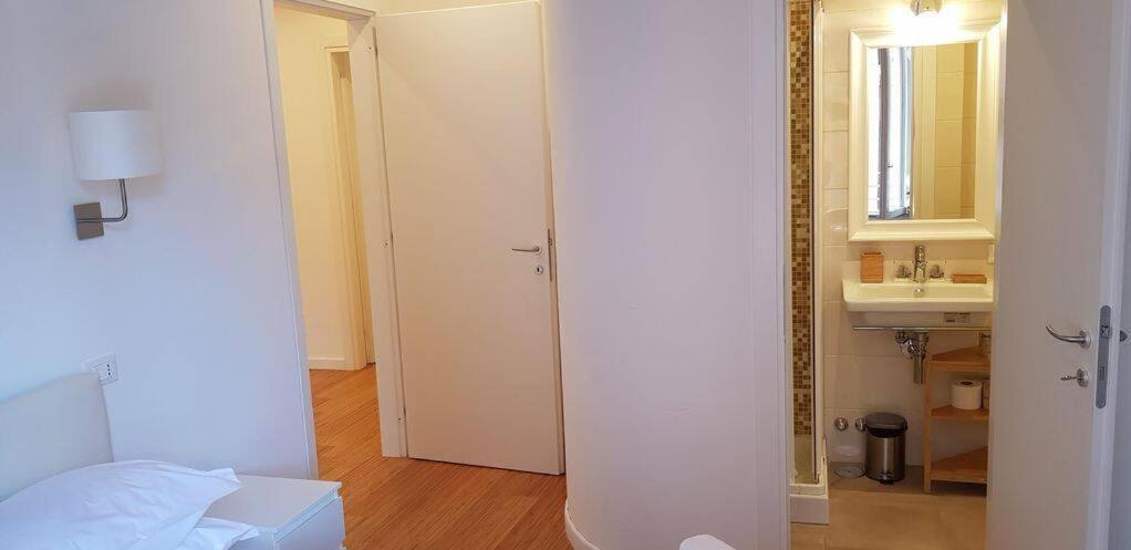 Restored Apartment - Stunning Pantheon View Roma Esterno foto